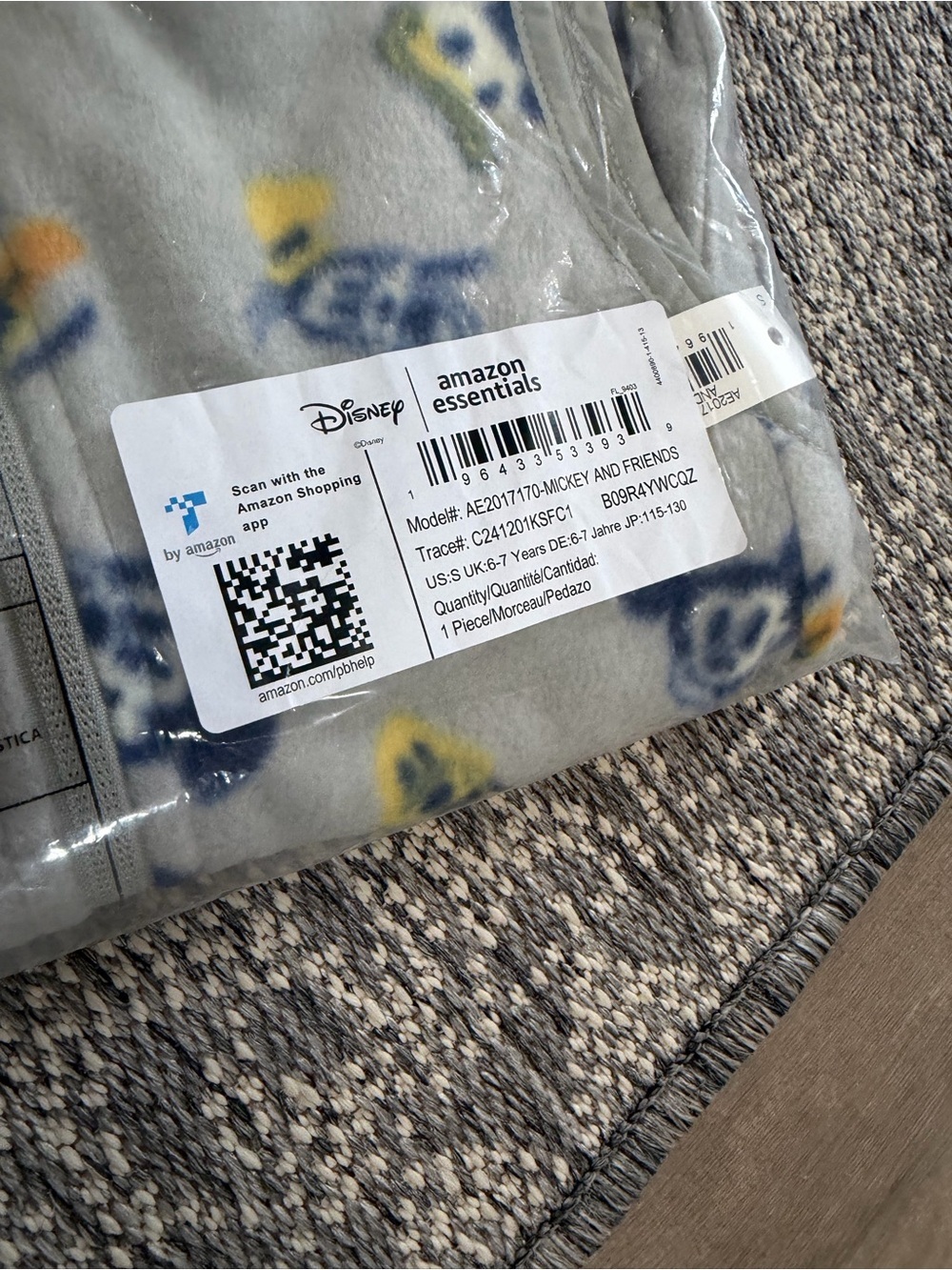 New Disney Mickey Mouse & Friends Polar Fleece Vest Boys Size Small 6/7 X Amazon - Picture 14 of 14